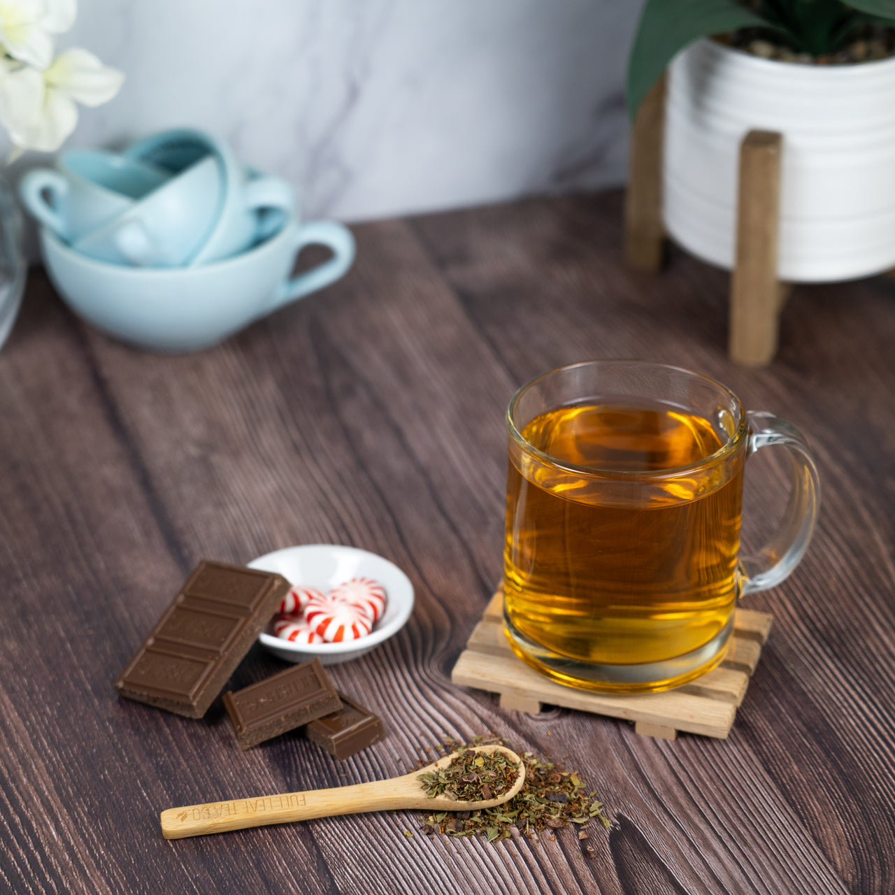 herbal mint cocoa with chocolate and pepermints